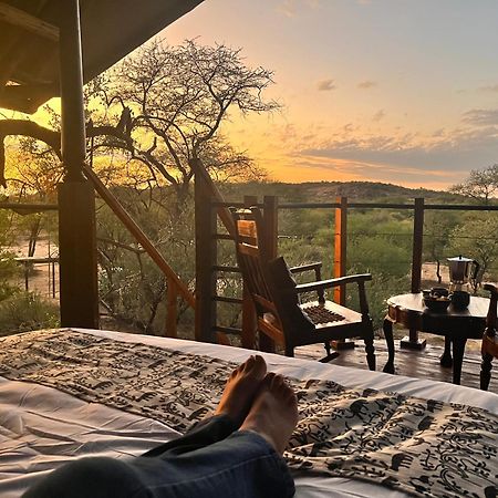 Ondudu Safari Lodge Омаруру Экстерьер фото