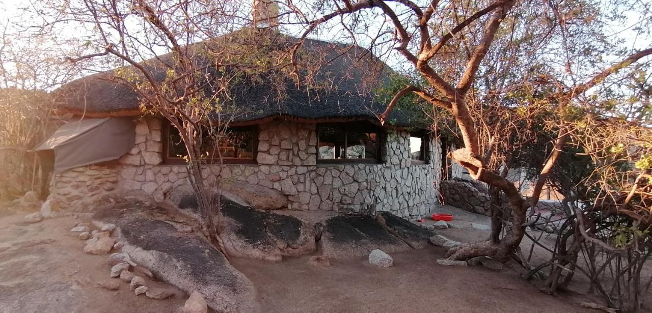 Ondudu Safari Lodge Омаруру Экстерьер фото