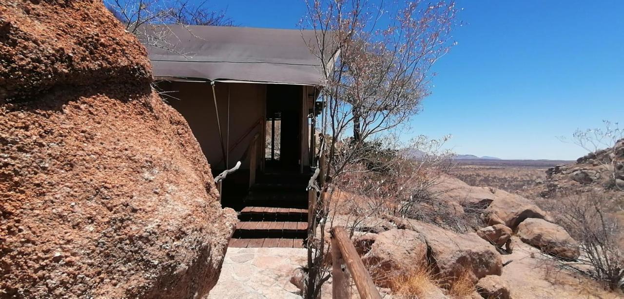 Ondudu Safari Lodge Омаруру Экстерьер фото