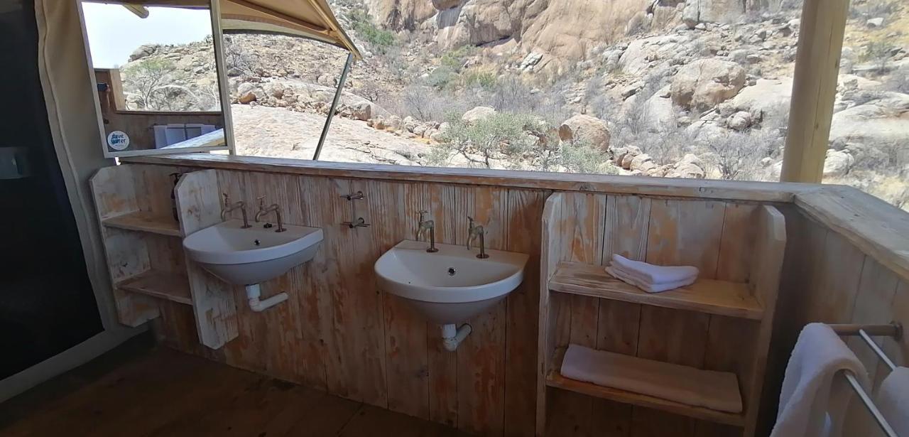 Ondudu Safari Lodge Омаруру Экстерьер фото