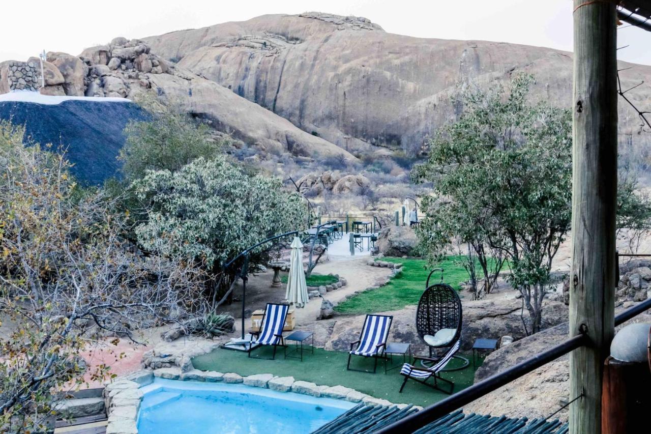 Ondudu Safari Lodge Омаруру Экстерьер фото