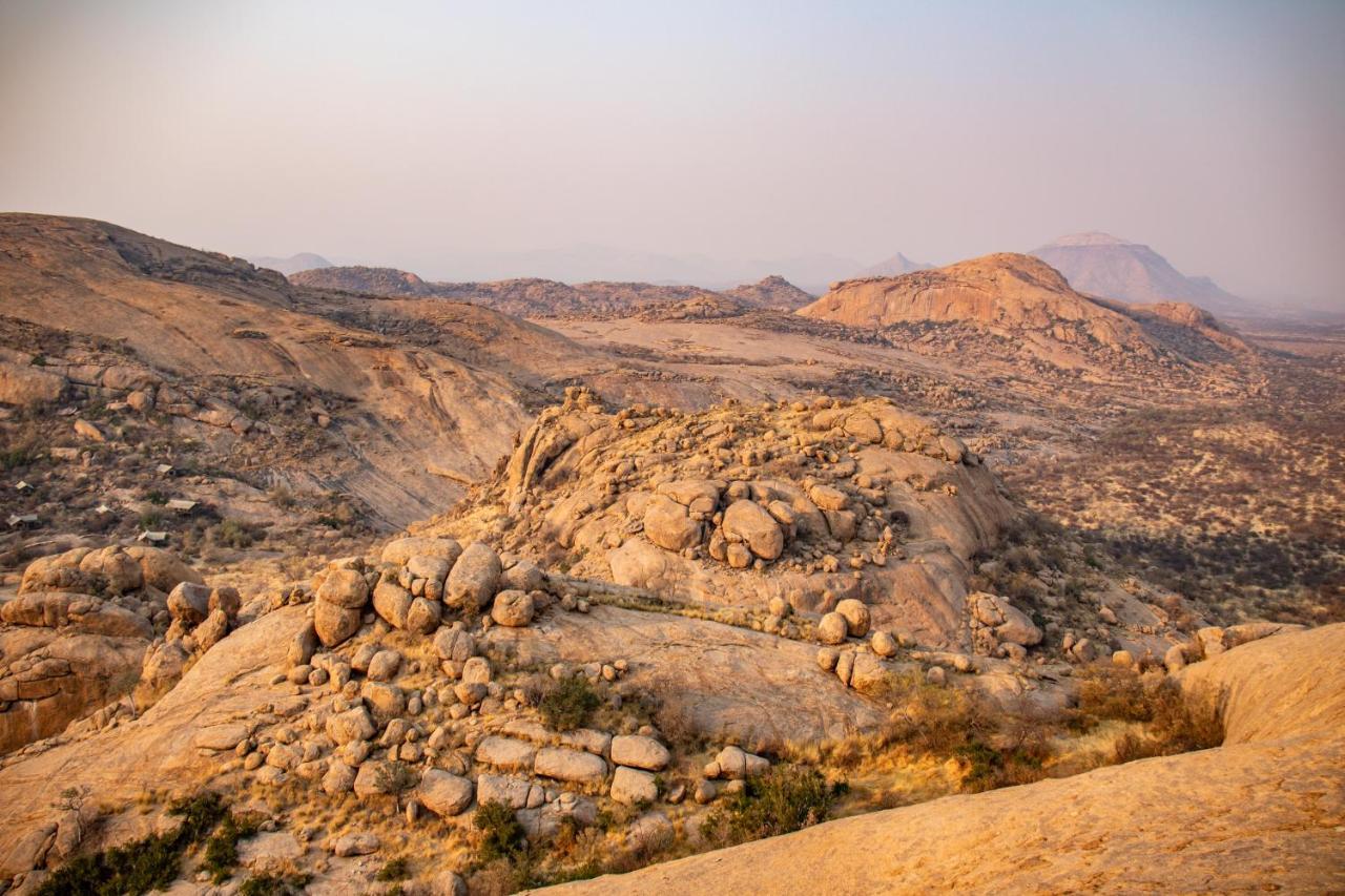 Ondudu Safari Lodge Омаруру Экстерьер фото