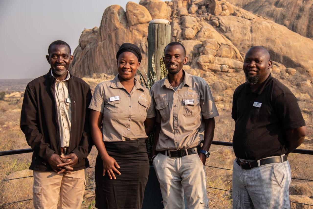 Ondudu Safari Lodge Омаруру Экстерьер фото