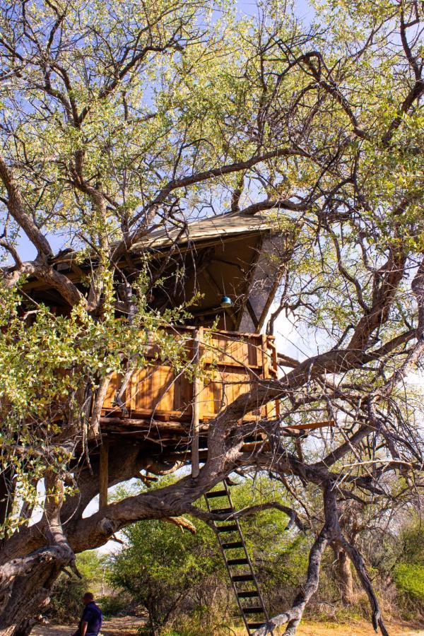 Ondudu Safari Lodge Омаруру Экстерьер фото