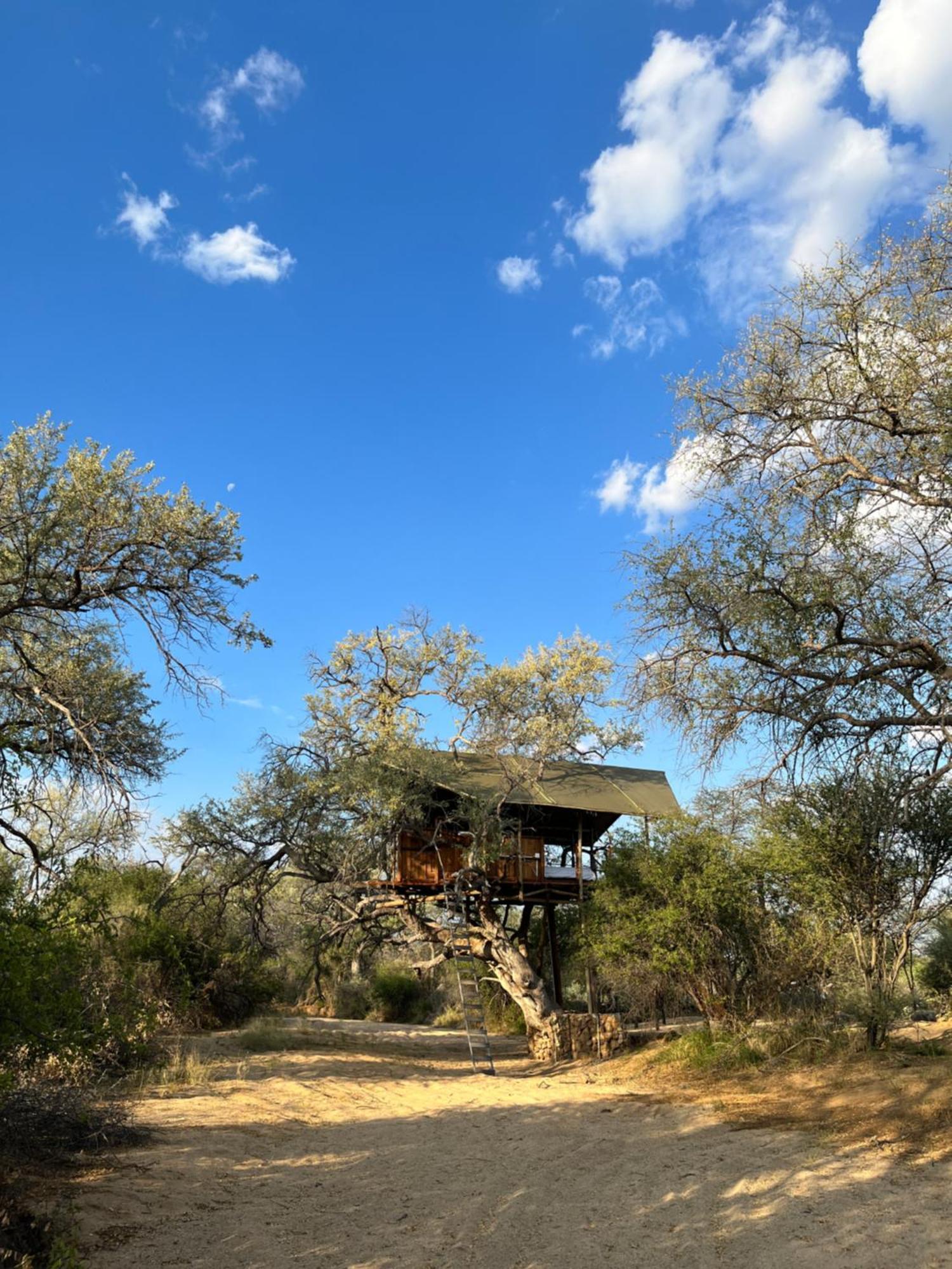 Ondudu Safari Lodge Омаруру Экстерьер фото