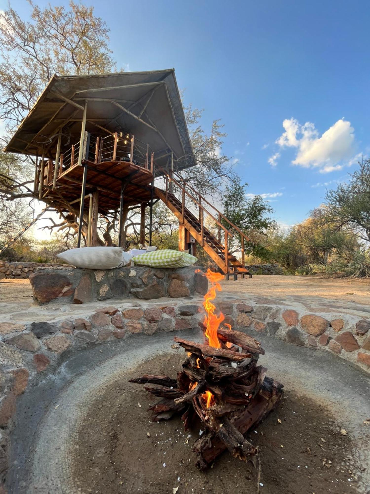 Ondudu Safari Lodge Омаруру Экстерьер фото