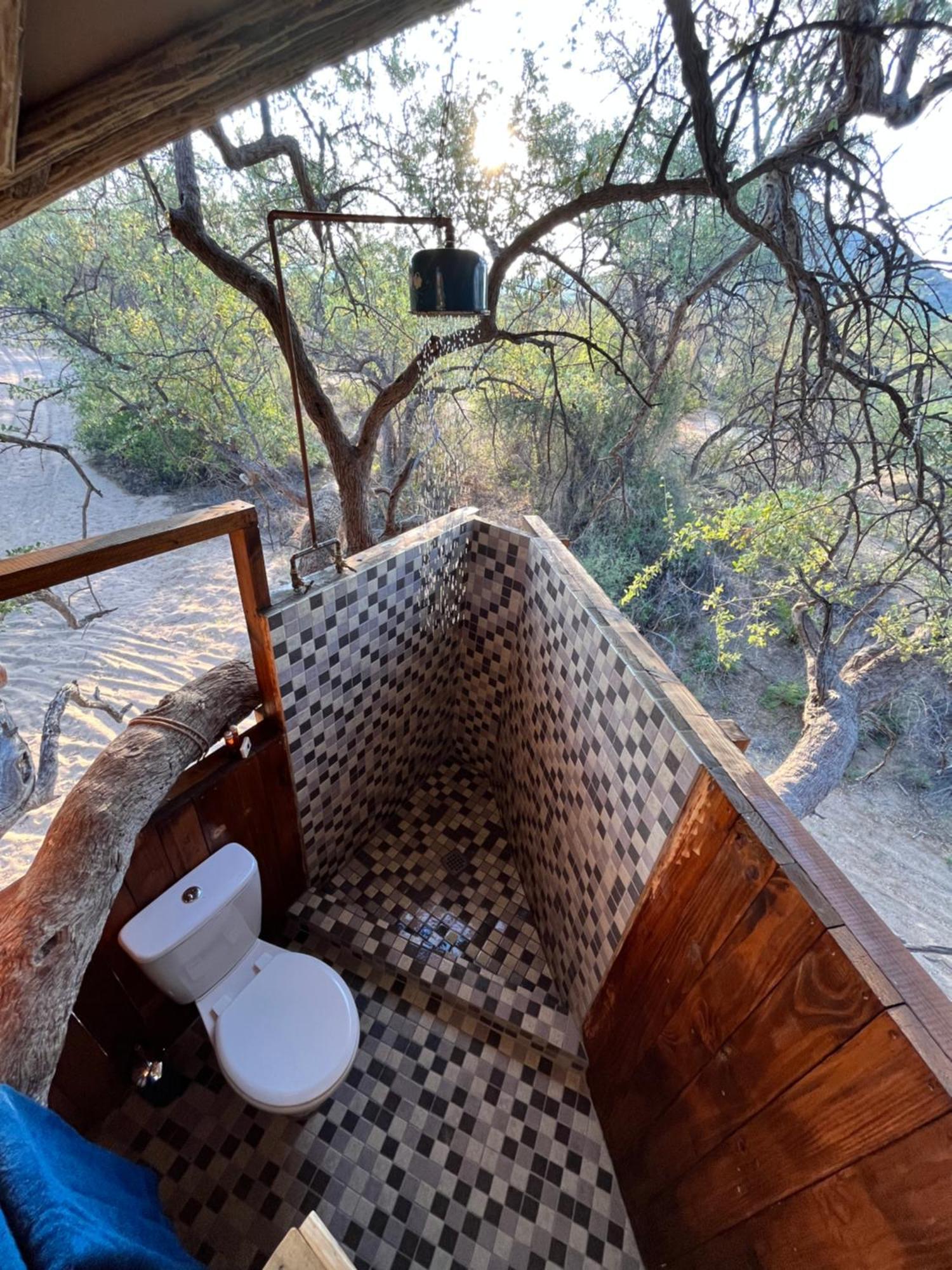 Ondudu Safari Lodge Омаруру Экстерьер фото